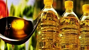 After potato & onion, edible oil burns hole in pockets