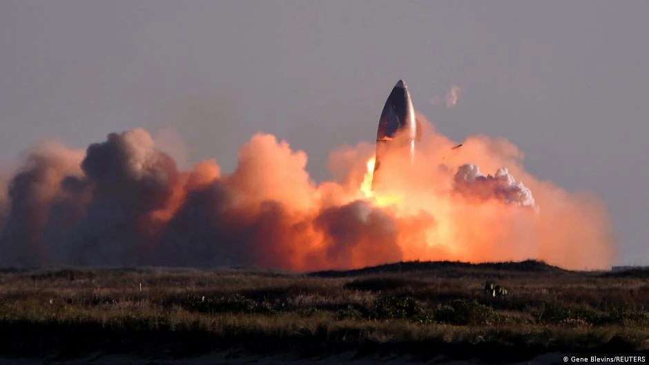 File image of SpaceX Starship launch ending in an explosion