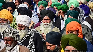 Delhi: Farmer unions’ meeting underway to reconsider govt proposal to put farm laws on hold