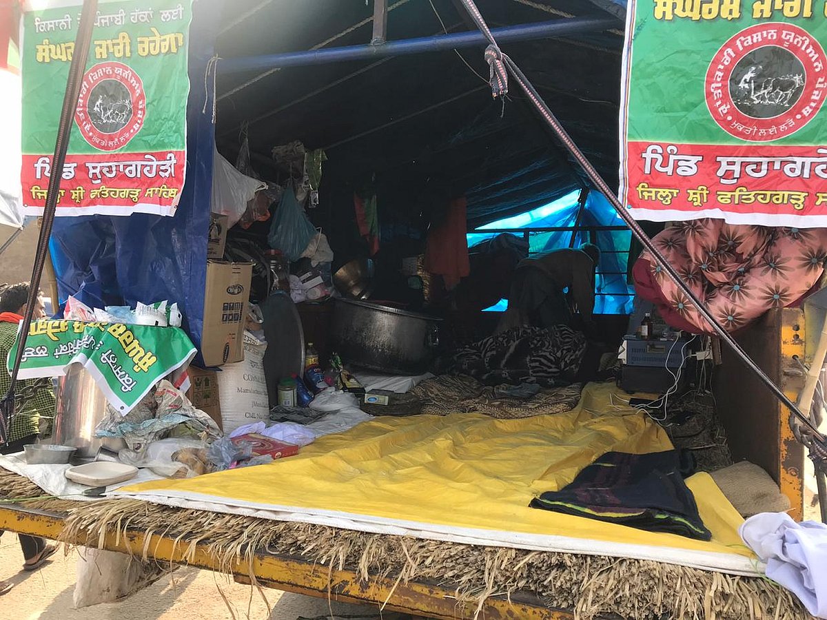 As talks with govt remain inconclusive, farmers at Singhu border determined to continue protest