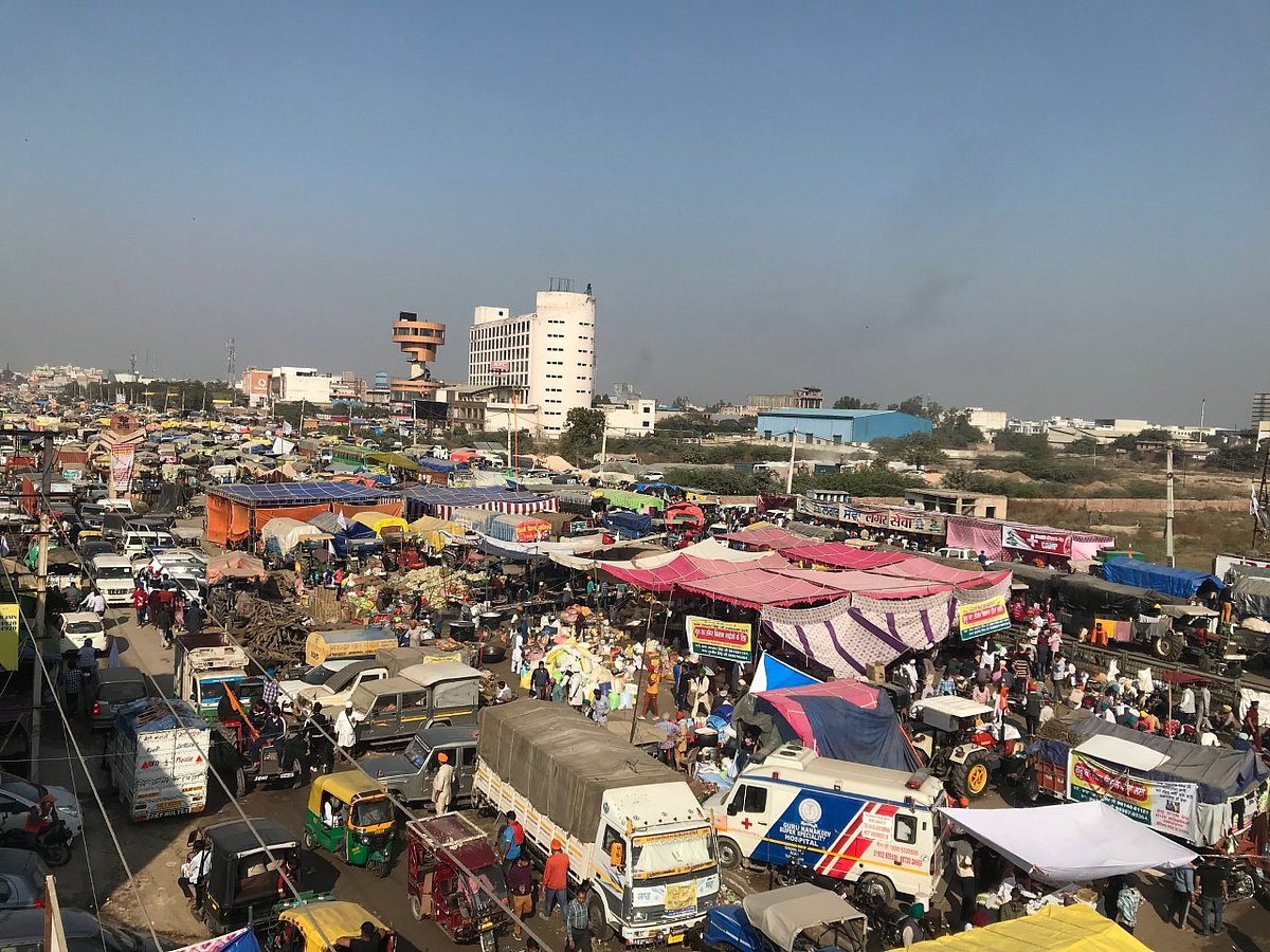 Ground report: It’s a city of caravans at the Singhu border