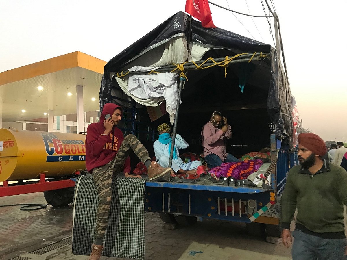 Ground report: It’s a city of caravans at the Singhu border