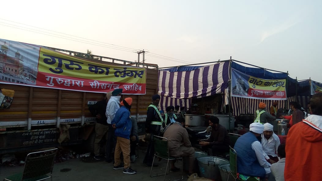 Mutter Paneer, street play and appeal to boycott Godi media mark farmers’ protest at Singhu border