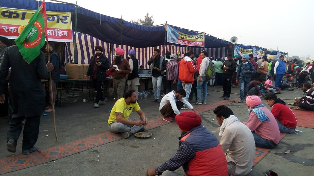 Mutter Paneer, street play and appeal to boycott Godi media mark farmers’ protest at Singhu border
