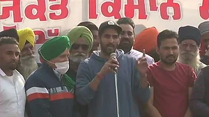 Boxer Vijender Singh threatens to return ‘Khel Ratna’ if farm laws not repealed