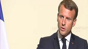 French President Macron tests positive for COVID-19