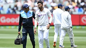Umesh Yadav suffers calf muscle injury, taken for scans