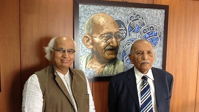 The author with Faqir Chand Kohli — “There was a certain <i>fakiri</i> in his personality. For all his accomplishments, he was a very unassuming person.” (Photo courtesy: Sudheendra Kulkarni)