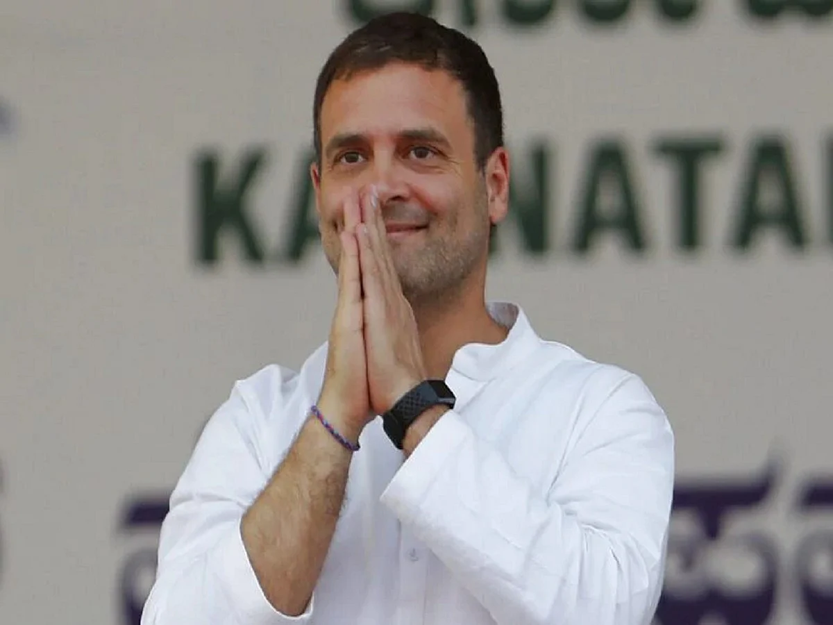 Why does the Government end up accepting every suggestion given by Rahul Gandhi?