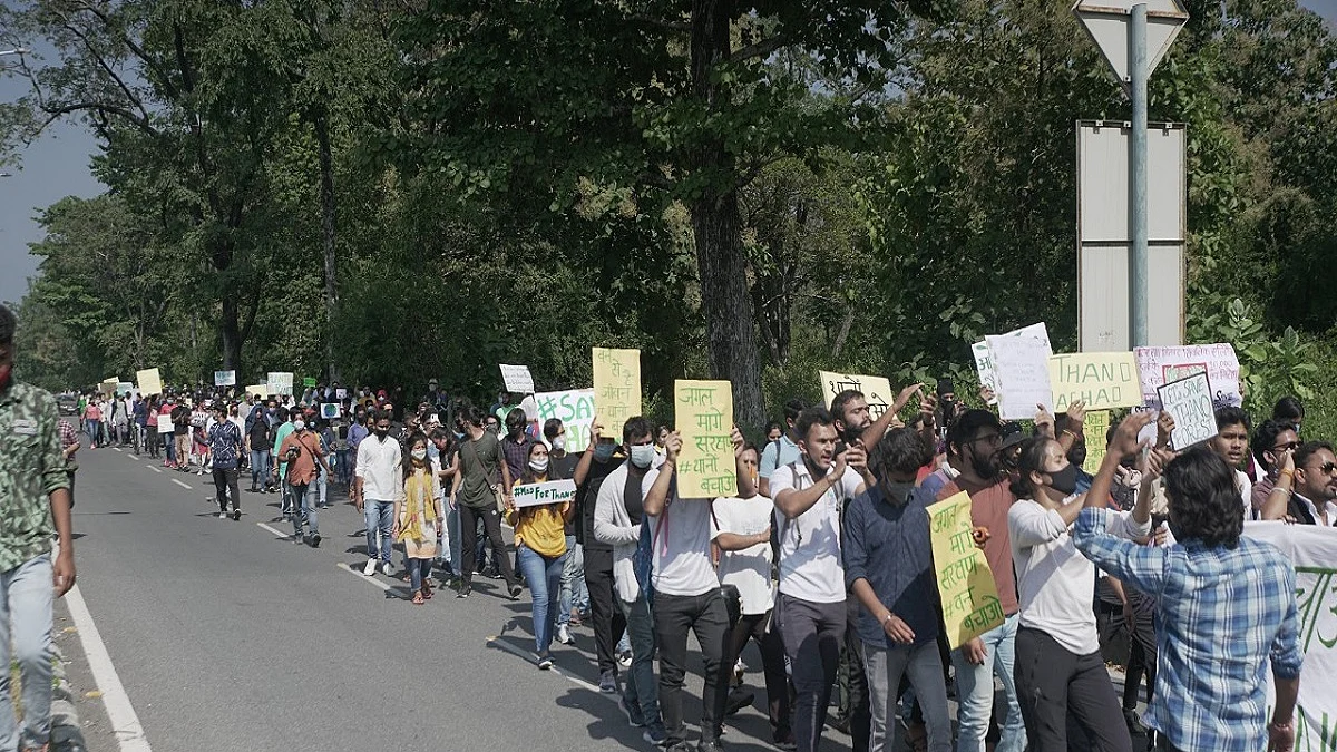 Dehradun-based students’ group, ‘Making a Difference By Being the Difference (MAD)’ taking outa protest march on November 8, 2020 near Jolly Grant airport against de-notification of Shivalik Elephant Reserve by Uttarakhand government