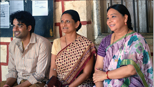 Geetanjali Kulkarni (centre) plays Shanti, Sunita Rajwar (right) appears as Bittu ki Mummy and Vaibhav Raj Gupta is Annu in ‘Gullak 2’