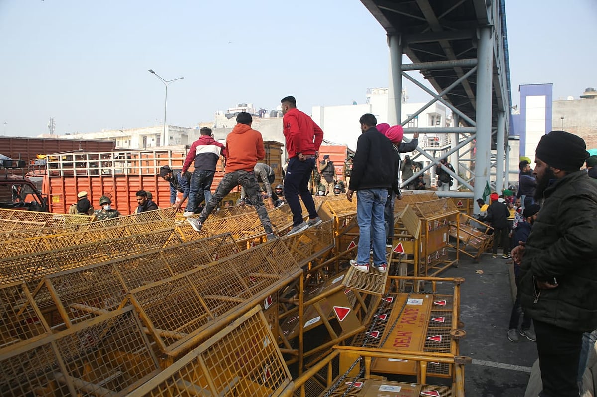 LIVE News Updates: Home Minister Amit Shah calls for an emergency meeting on Farmers protest