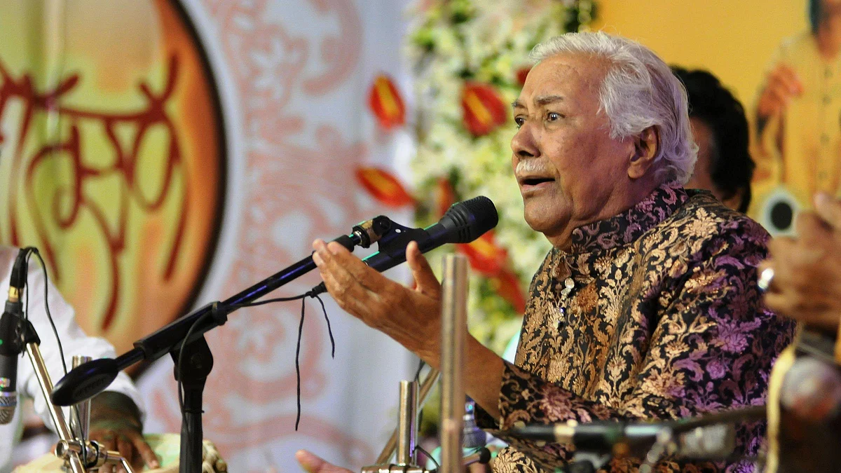 Ustad Ghulam Mustafa Khan performing during the 14th Vasantotsav a music concert in Mumbai, on February 27, 2014 (Photo: IANS)