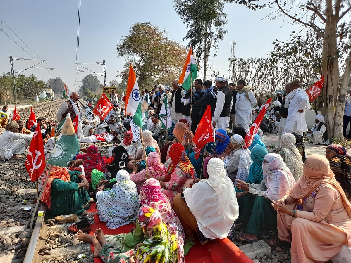 Farmers participating in Rail Roko protest in Haryana