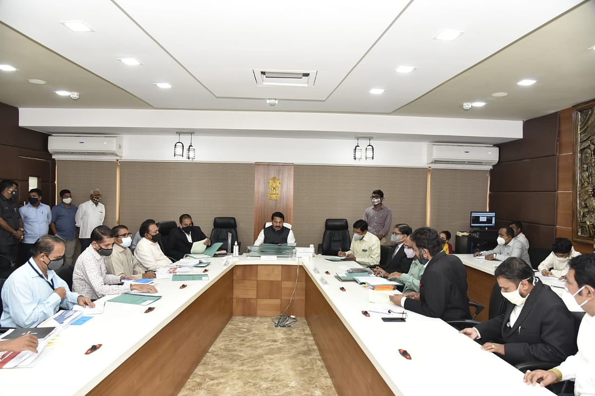 Maharashtra Speaker Nana Patole asks legislature to frame law to give voters option between ballot paper & EVM