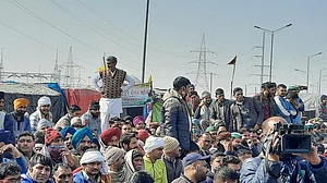 Uttar Pradesh: Farmers in Agra ask BJP MPs, MLAs to explain their stand on stir