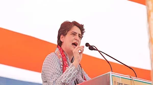 By giving clean chit to Agra hospital, UP govt did mock drill of inquiry: Priyanka Gandhi