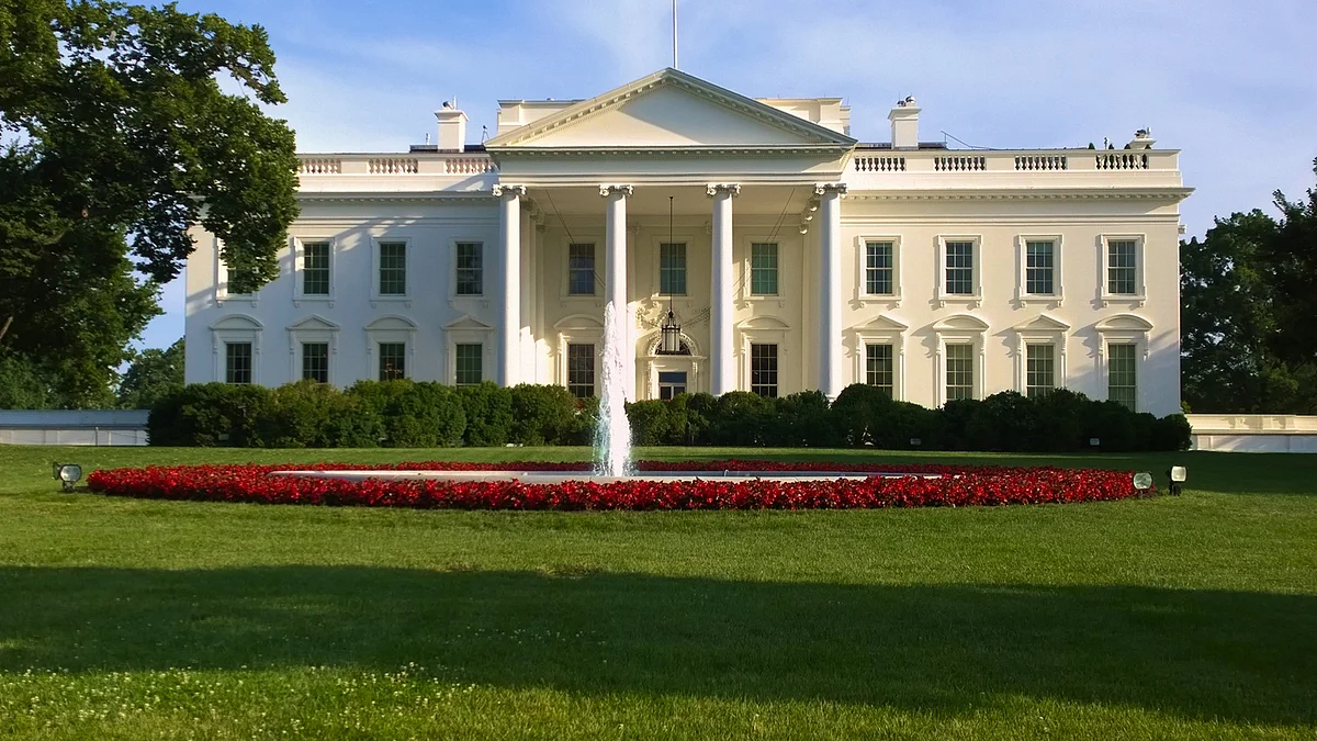 White House spokesman suspended for ‘threatening reporter’