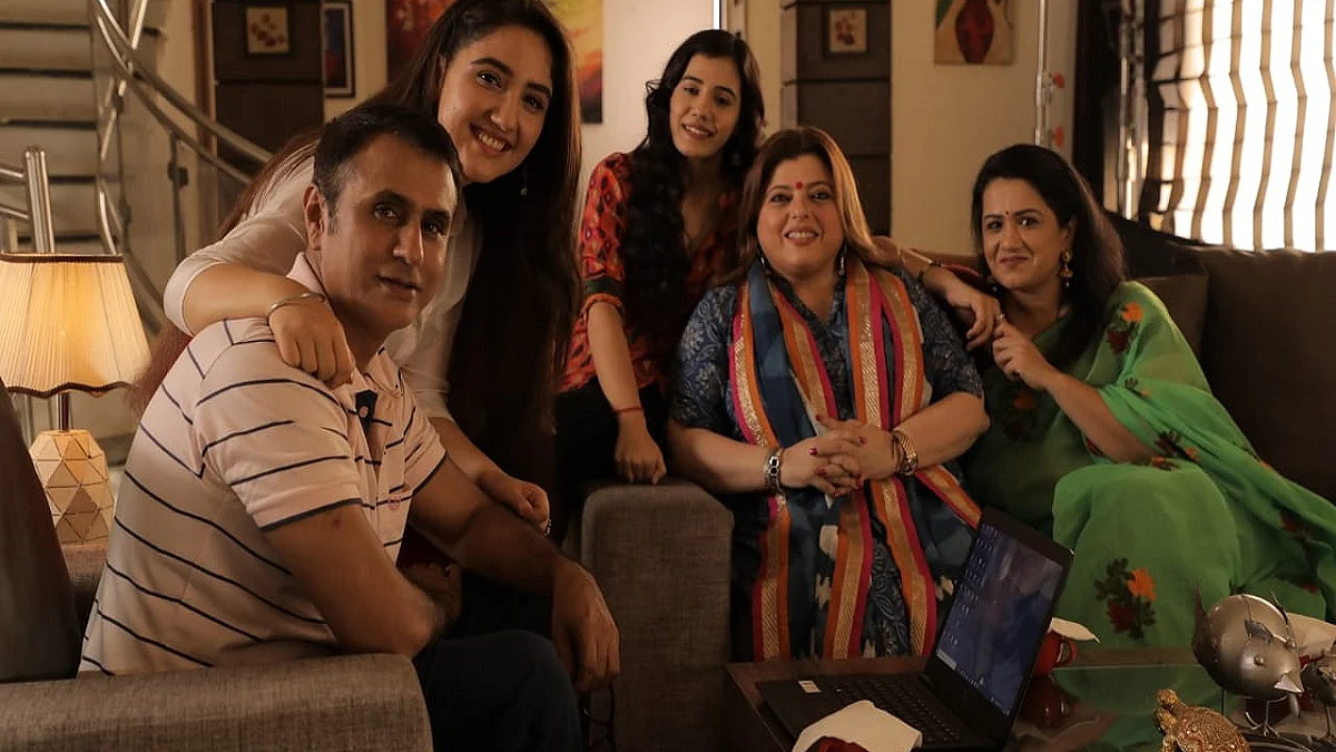 Star Cast Pari