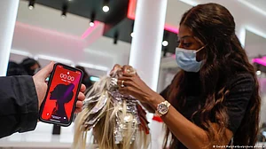 Maharashtra government revises Covid-19 curbs for beauty salons and gyms