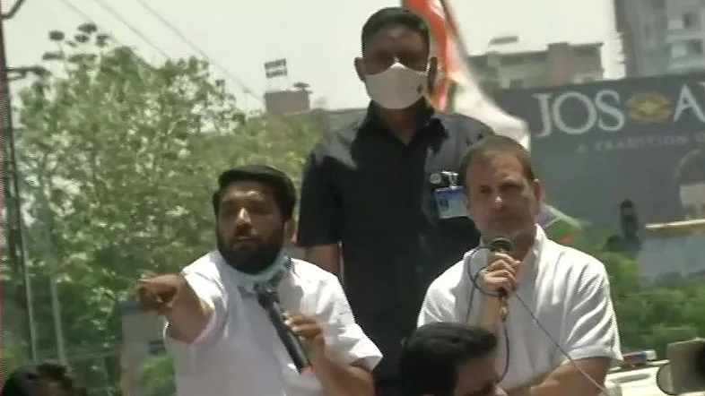 Rahul Gandhi attacks Centre, LDF govt