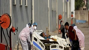 COVID-19 situation critical in Gujarat: Acute shortage of beds, oxygen in hospitals; queues at crematoriums