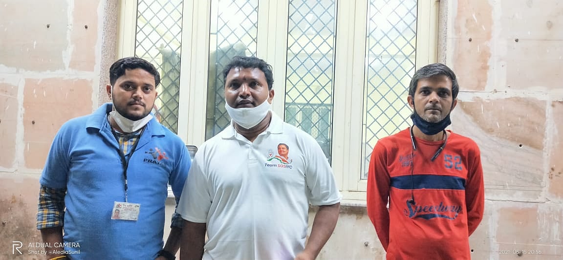 Indian Youth Congress chief BV Srinivas visits COVID facility set up by NGO Prayas, lauds efforts made by it