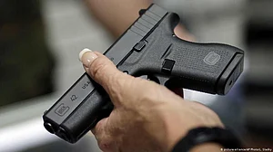 4 dead, 4 hurt in shooting on Chicago's South Side: Police