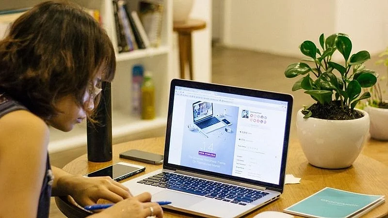 Remote job searches soared to 966% in April: Report