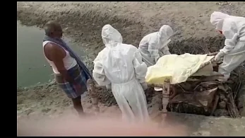 COVID horror in Bihar: Priests refuse to perform last rites; dead bodies wash up at Ganga banks