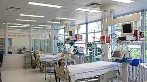 COVID: Inserting breathing tubes early may cut ICU stay