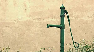 Uttar Pradesh: The curious case of handpump in a Saharanpur market