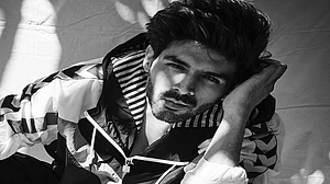 Kartik Aaryan spreads black and white magic in new post