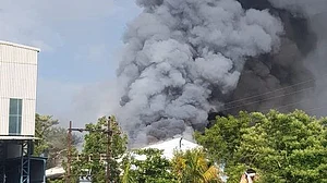 15 killed as major fire engulfs Pune sanitiser factory
