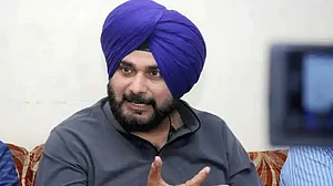 Fans, supporters throng Patiala jail to welcome soon-to-be released Navjot Sidhu