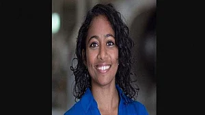 Branson carries Bandla on shoulders after successful space trip