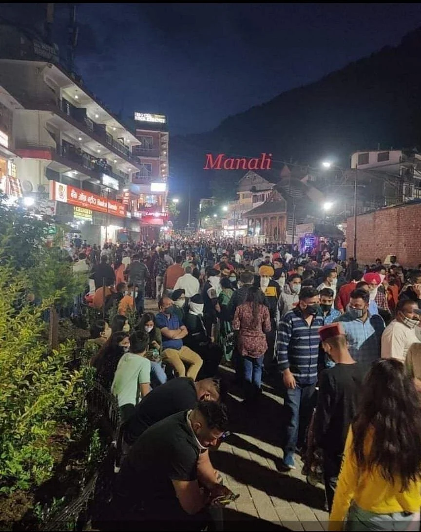 Tourists in Manali