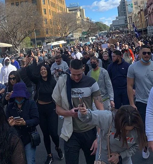 Protests in Sydney against lockdown