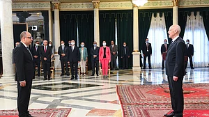 Tunisian President sacks PM, freezes Parliament