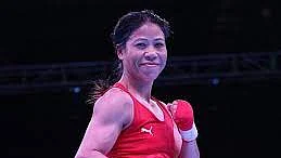 Mary Kom advances to next round in women's 51kg