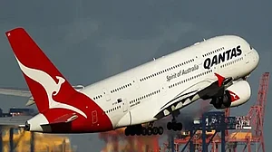 Qantas furloughs 2,500 staff amid lockdown