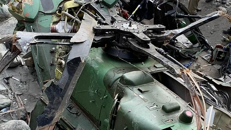 Pilot, co-pilot of crashed helicopter in J&K still missing