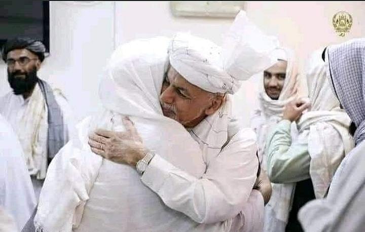 Ghani with Taliban delegation in the presidential palace