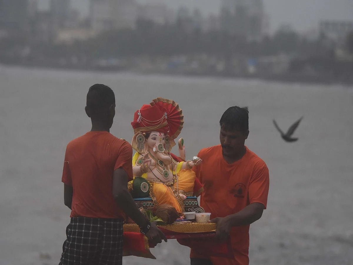 Plea in Bombay HC seeks equitable treatment towards Ganpati mandals during immersion process in Pune