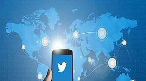 Twitter will let users send, receive Bitcoin tips