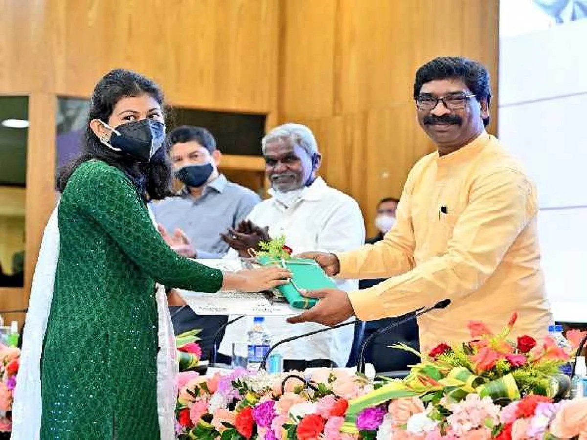 Jharkhand govt launches annual scheme for tribal students