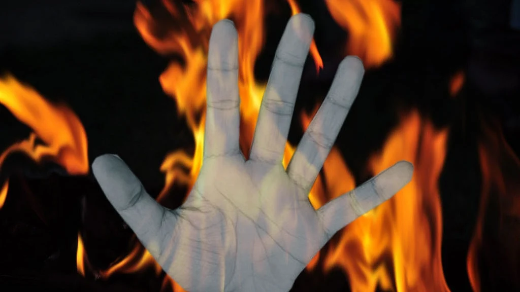 Four killed after fire breaks out in Delhi building