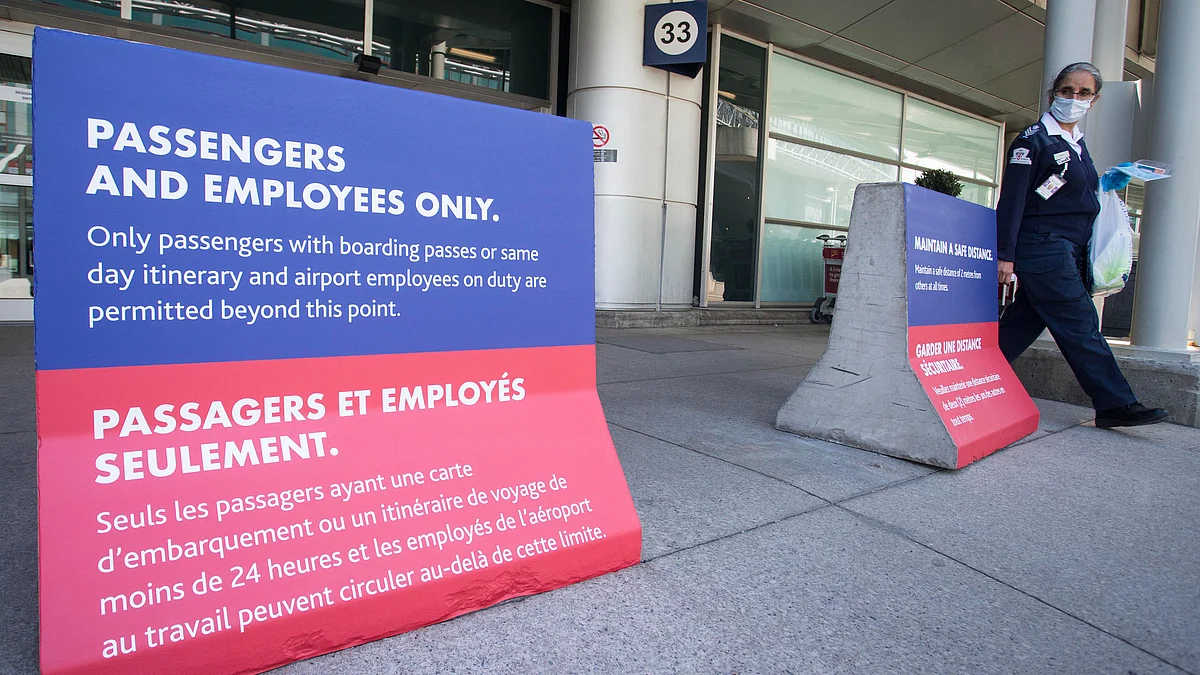 Canada lifts advisory against non-essential international travel