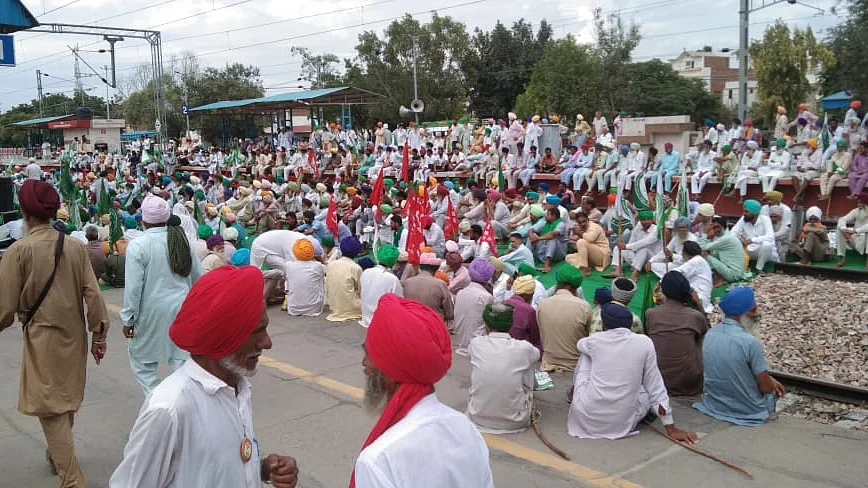 Farmers block train traffic in Punjab, Haryana, UP as part of 'rail roko' stir over Lakhimpur incident