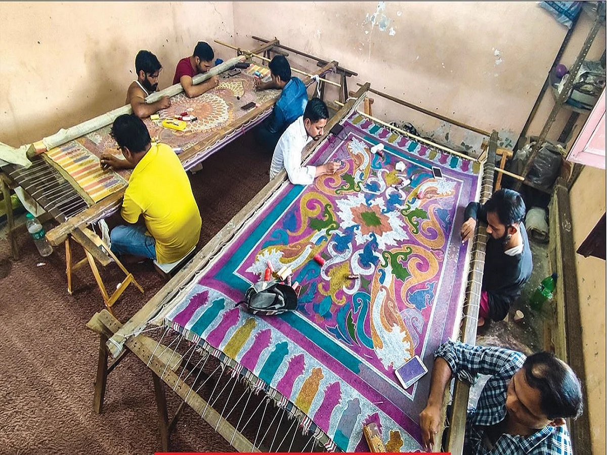 Attack on traditional skill: Zardosi weavers now sell vegetables
